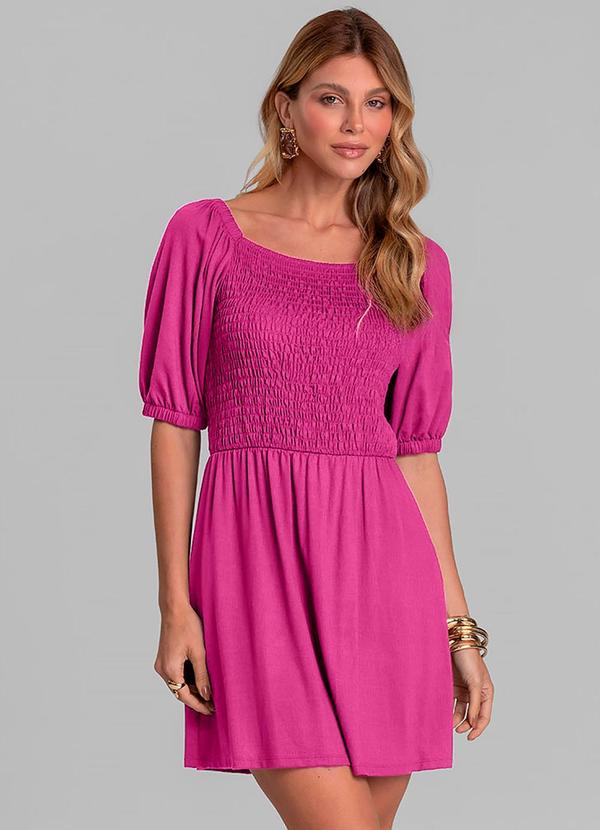 Vestido Curto Feminino em Visco Maquinetada Rosa