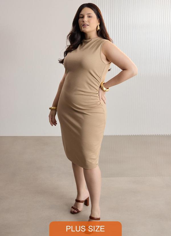Vestido Curto Plus Size Risca de Giz Bege