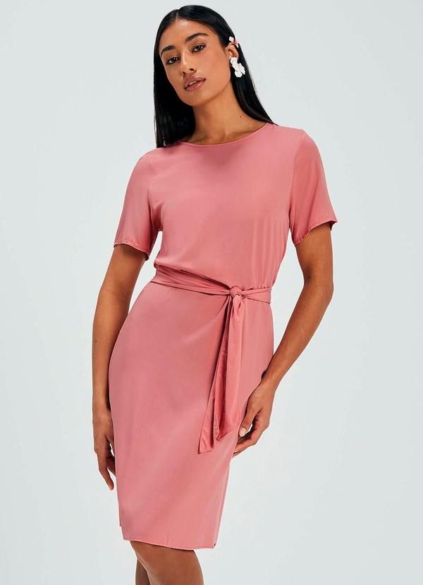 Vestido Feminino Curto com Faixa Rosa