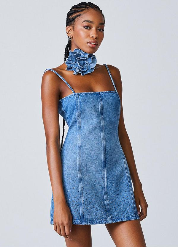 Vestido Jeans com Recortes e Strass Azul