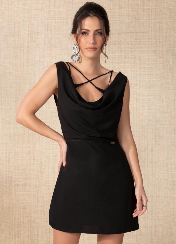 Vestido Preto com Tiras Cruzadas no Decote