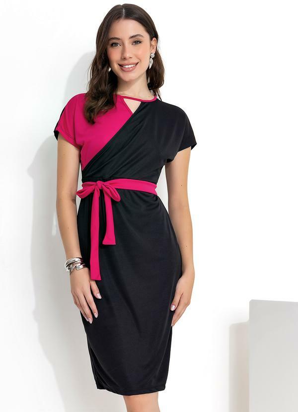 Vestido Preto e Pink com Transpasse e Faixa