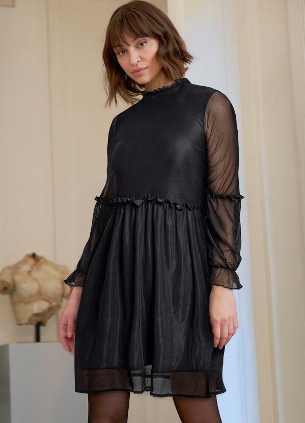 Vestido Preto em Tule