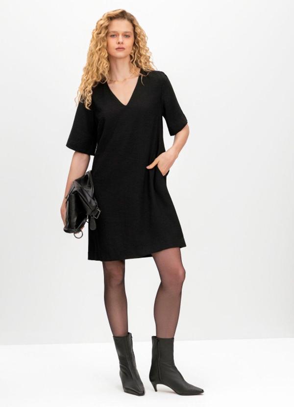 Vestido Feminino em Alfaiataria Preto