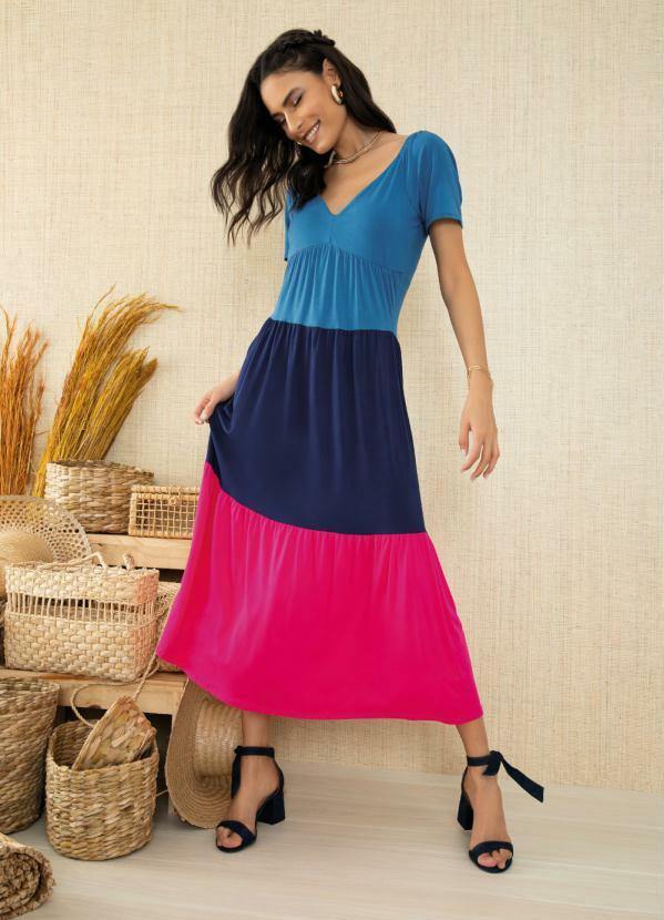 Vestido Color Block com Camadas