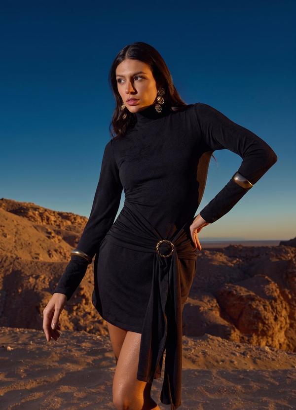 Vestido Manga Longa com Sobreposicao Preto