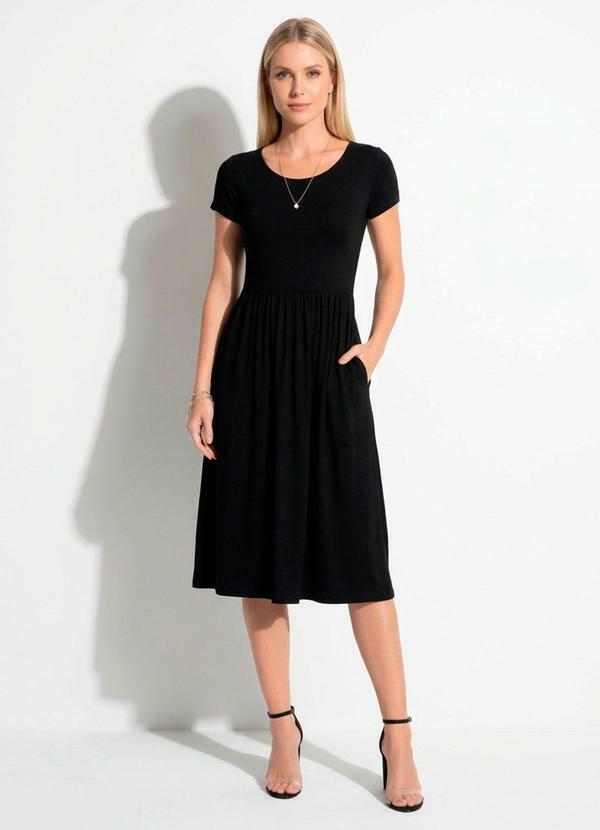 Vestido Midi Preto Acinturado com Bolsos