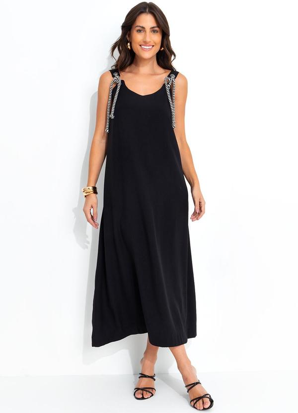 Vestido Preto em Tecido Plano de Alfaiataria