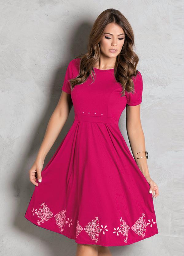 Vestido Rosa com Pérolas