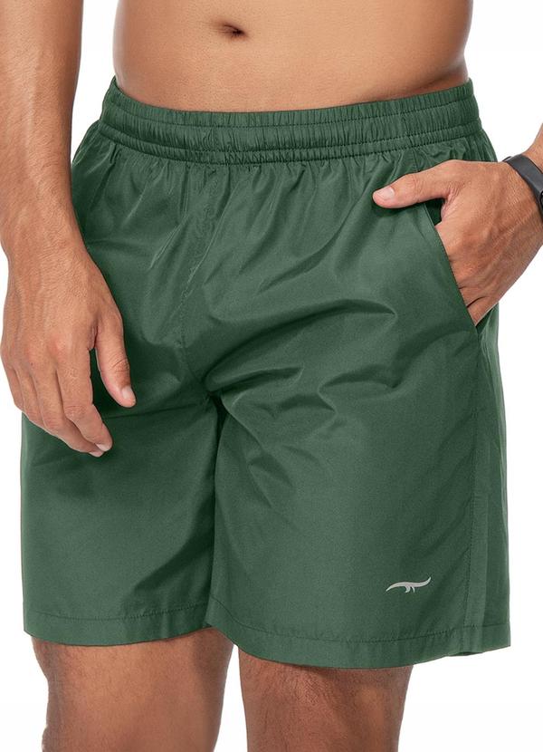 Bermuda Fitness Masculina com Bolso Verde Escuro