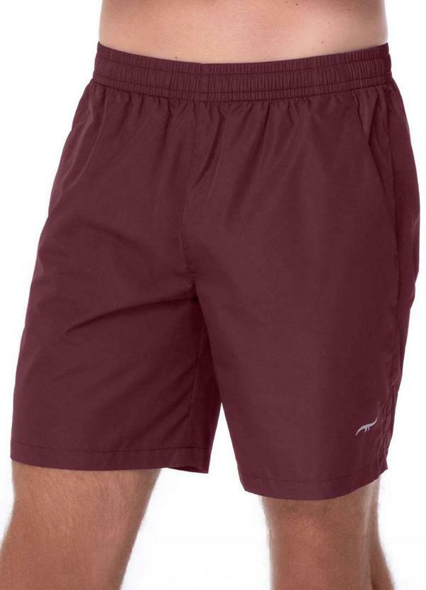 Bermuda Masculina com Bolso Vermelho Bordeaux