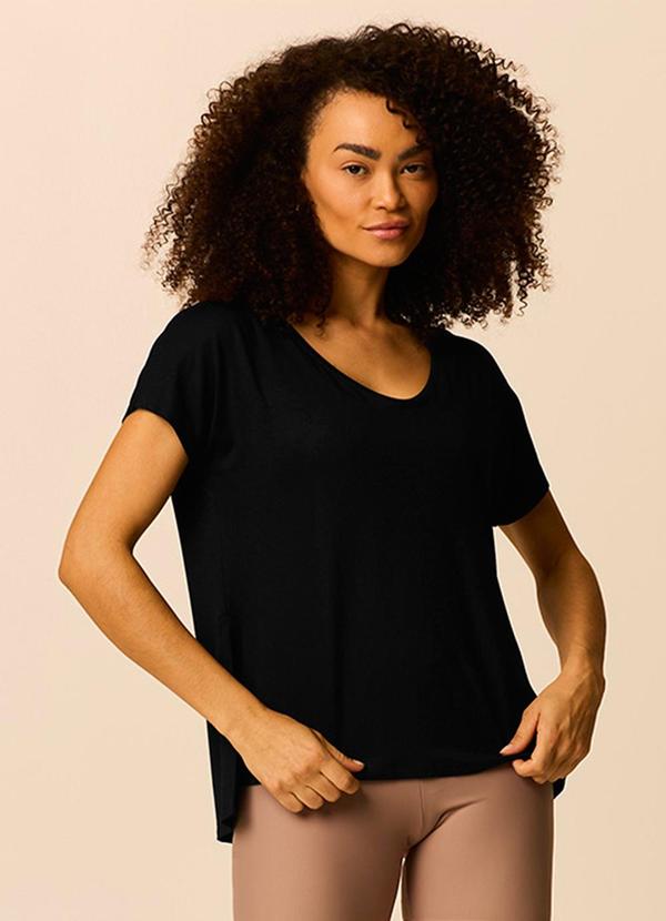 Blusa Alongada Ampla Active Preto