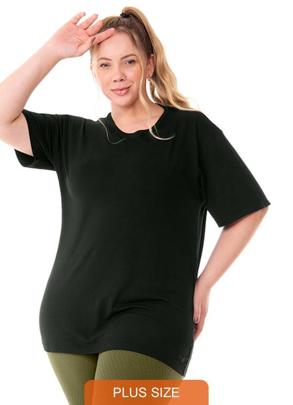 Camiseta Plus Meia Manga Unissex Preto