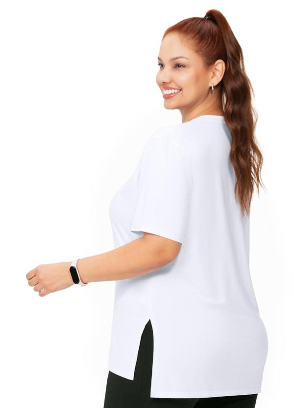 Camiseta Plus Alongada Abertura Lateral Branco