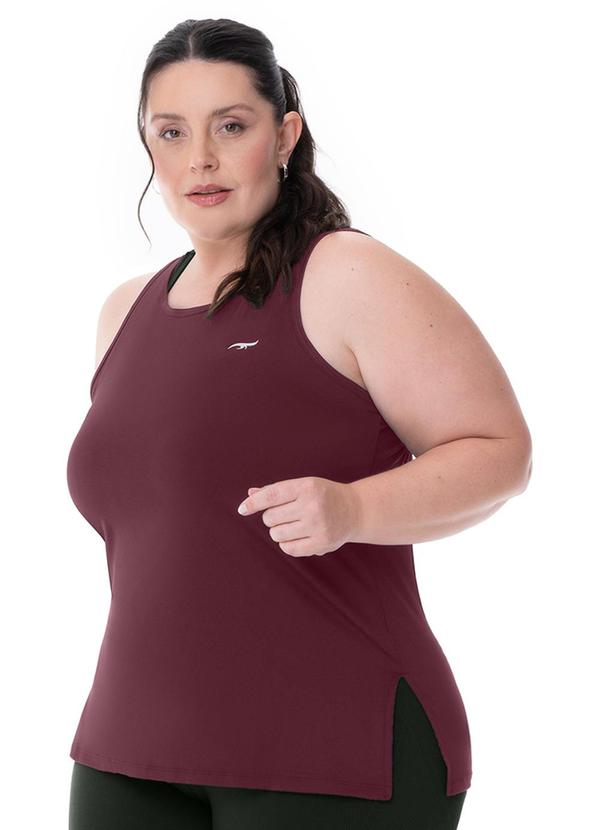 Regata Fitness Plus Alongada com Fenda Vermelho