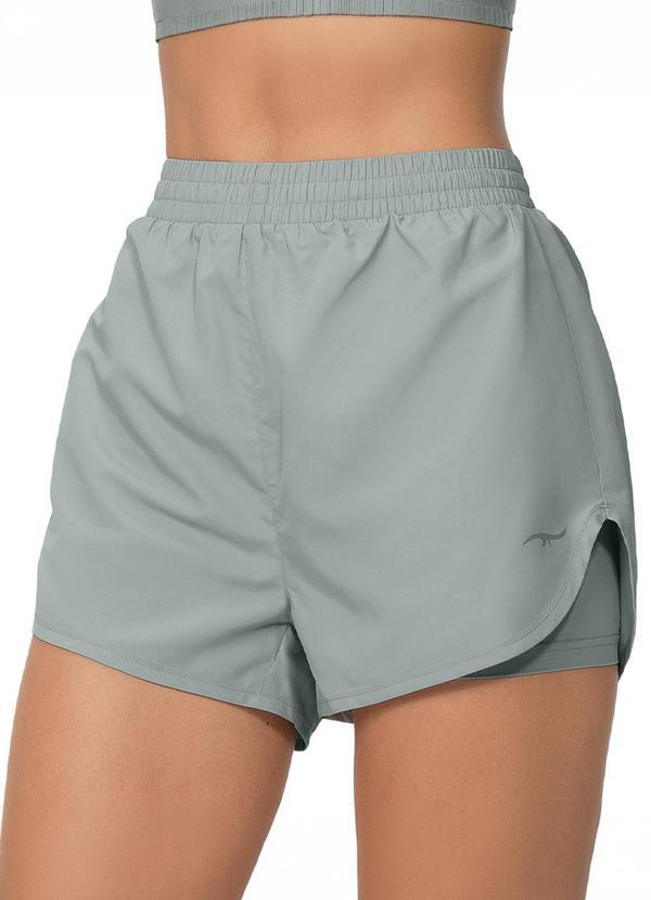 Short com Bermuda Interna e Bolso Verde Claro