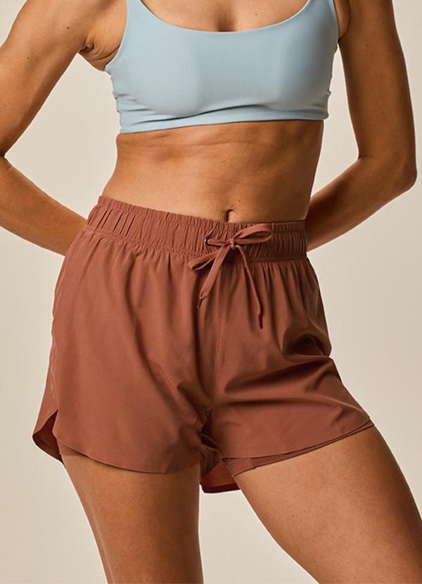 Shorts Duplo com Refletivo Active Caramelo