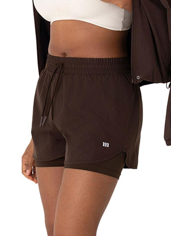 Shorts Duplo em Tafetá Active Marrom Escuro