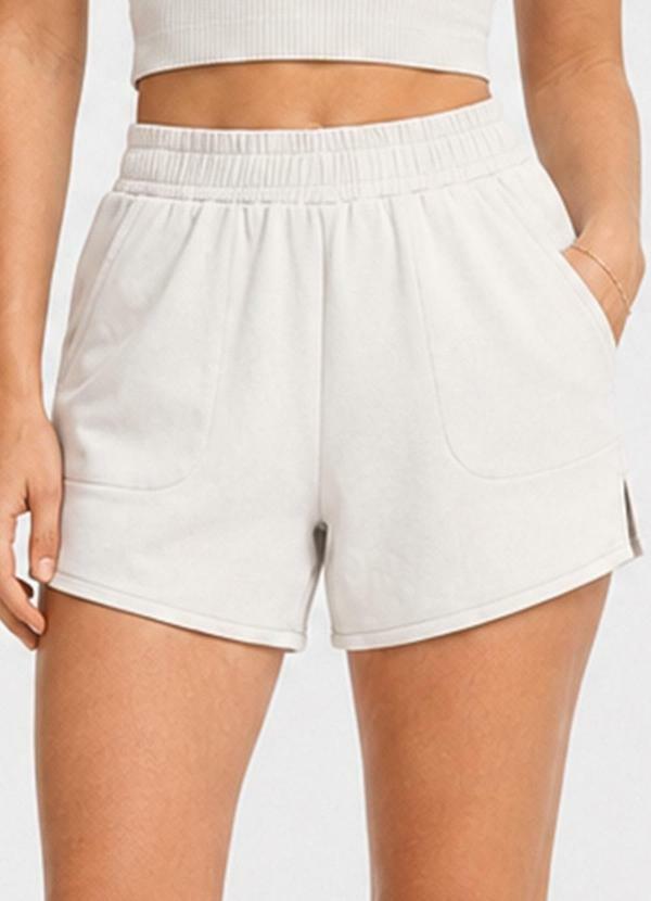 Shorts Feminino Fitness em Poliamida Bege