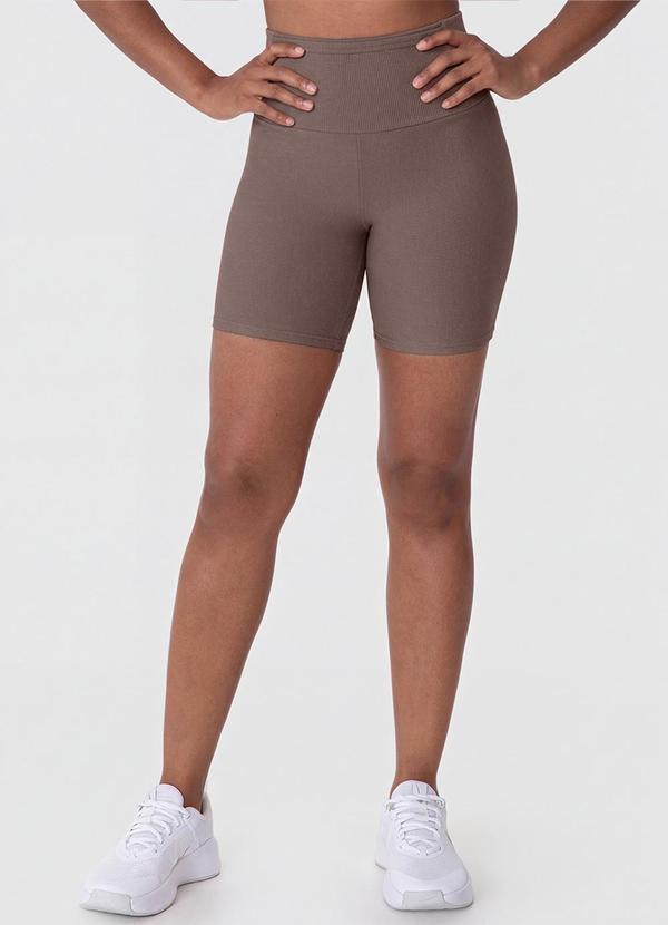 Shorts Justo Canelado Active Marrom