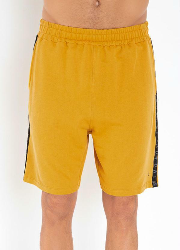 Vista 2 Bermuda Amarela com Bolsos e Elástico Multimarcas Multimarcas