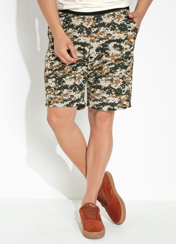Vista 2 Bermuda Camuflada com Bolsos Funcionais Moda Pop Moda Pop