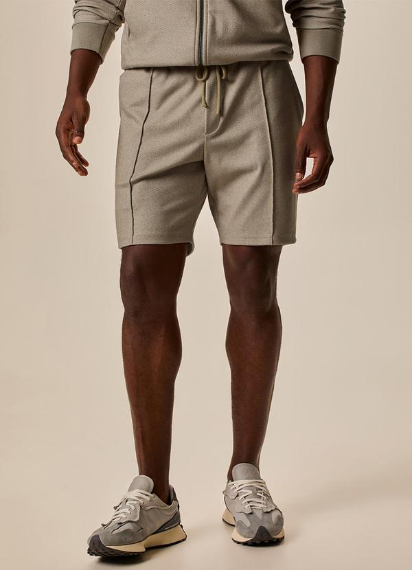 Bermuda Comfort Maquinetada Taupe