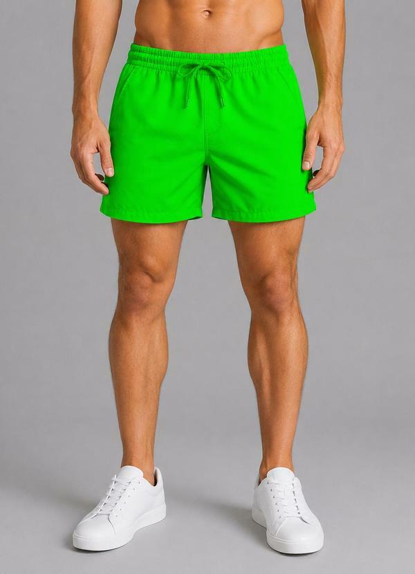 Bermuda Masculina com Bolsos de Tactel Verde
