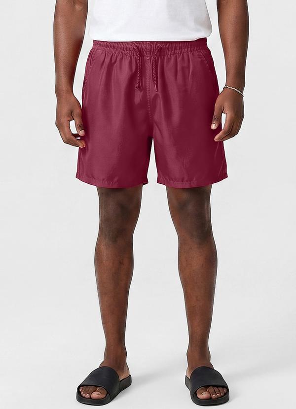 Bermuda Masculina com Bolsos de Tactel Vermelho