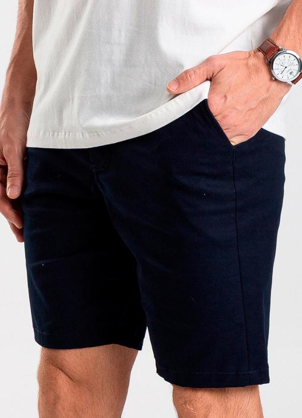 Vista 2 Bermuda Masculina em Sarja Azul Diametro Diametro