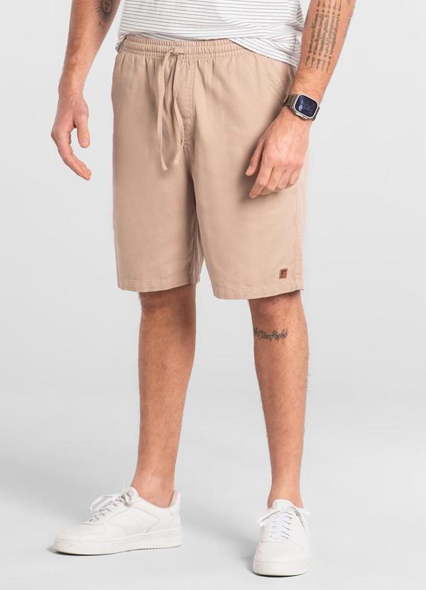 Bermuda Masculina em Sarja Marrom