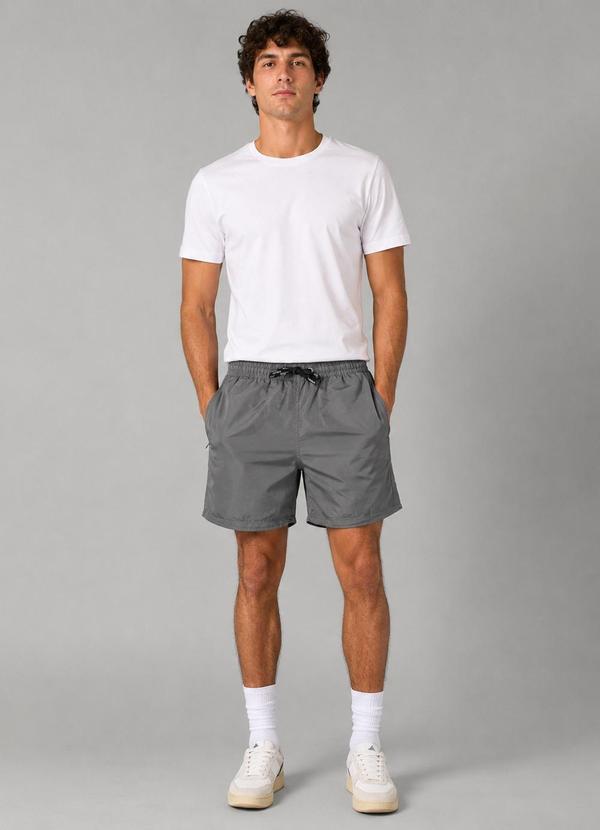 Bermuda Masculina em Tactel com Bolsos Cinza
