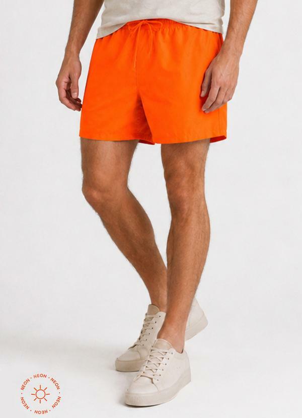 Bermuda Masculina em Tactel com Bolsos Laranja