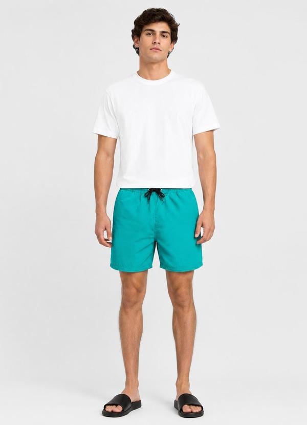 Bermuda Masculina em Tactel com Bolsos Verde