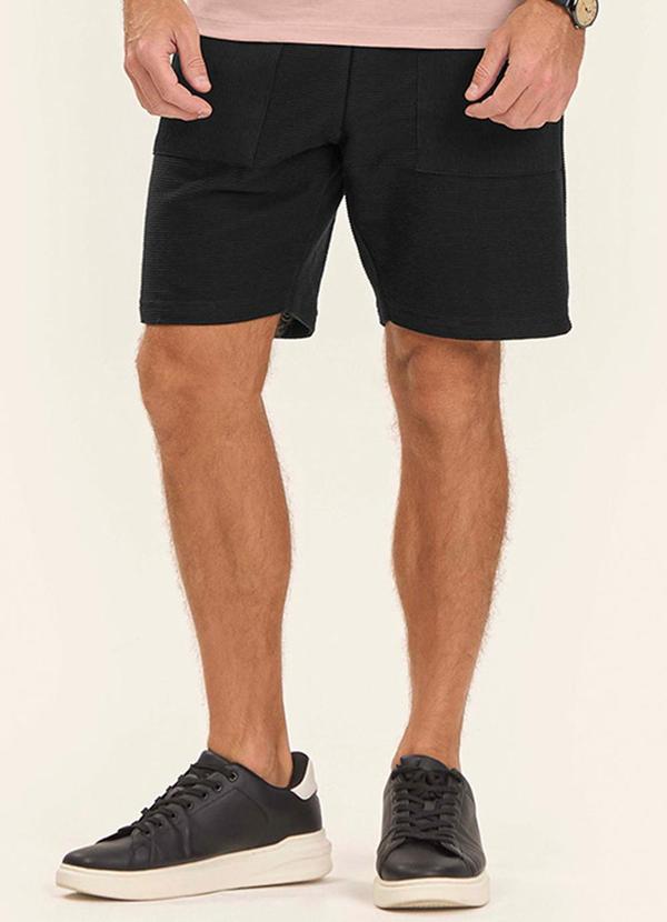 Vista 2 Bermuda Masculina Moletinho Gorgurinho Preto Diametro Diametro