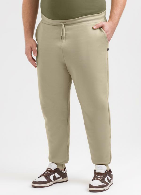 Calça Plus em Moletom Marrom Claro