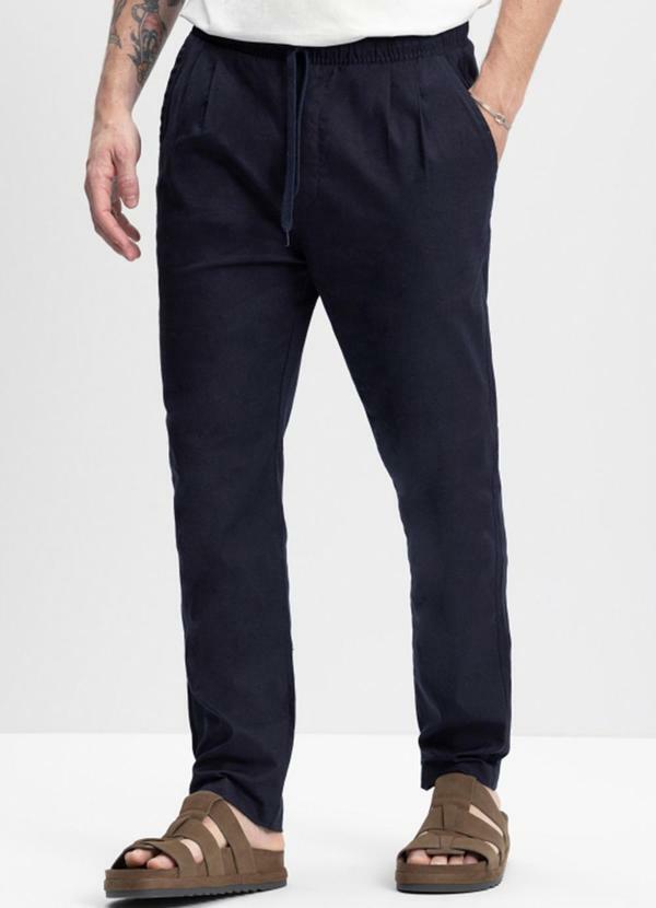 Vista 2 Calça Masculina em Linho Azul Essendi Essendi