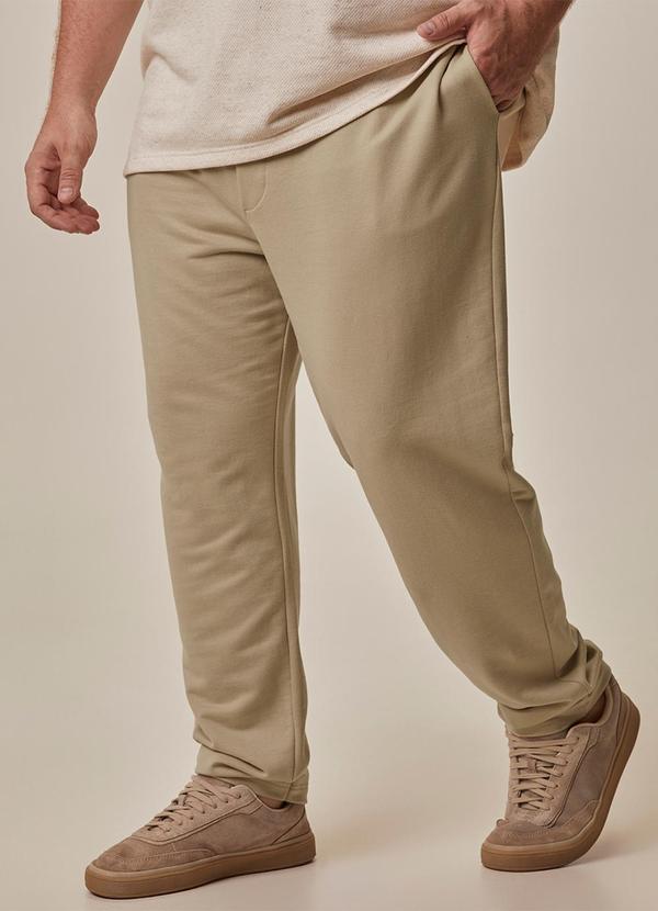 Calça Slim em Moeltinho Plus Areia