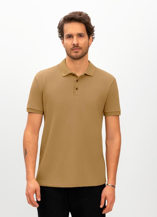 Camisa Polo Masculina em Piquet Marrom