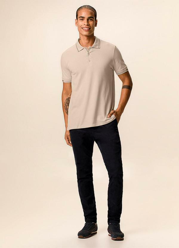 Camisa Polo Slim em Piquet Areia