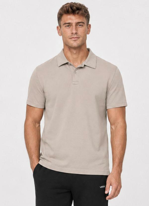 Polo Masculina em Tecido Poliamida Pique Marrom