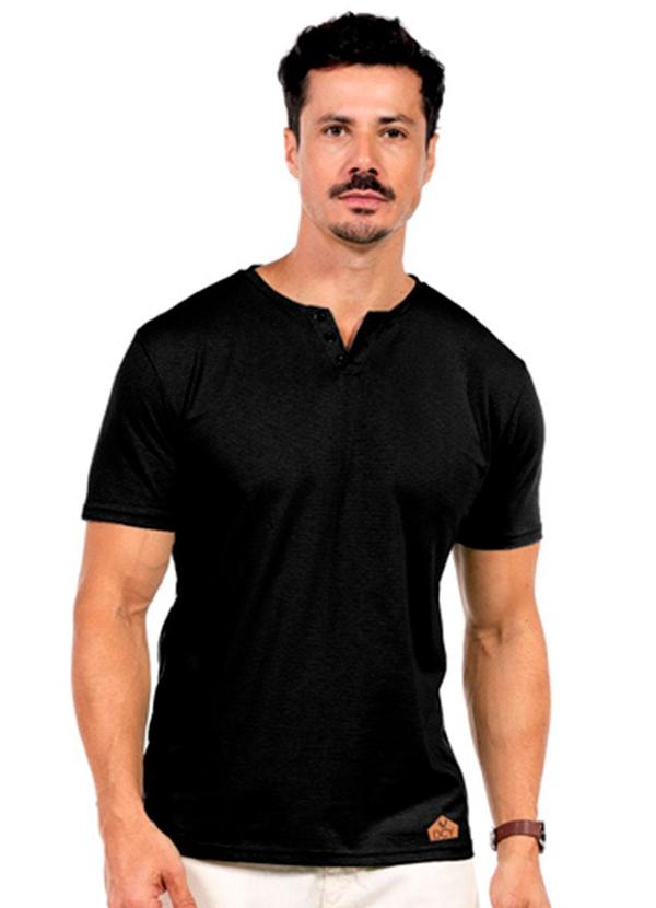 Vista 2 Camisa Fitness Masculina Preto Decoy Decoy