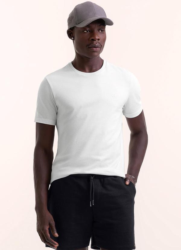 Camiseta em Algodão Premium com Ribana Branco