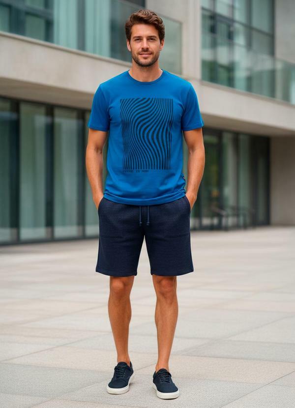 Camiseta em Malha Azul