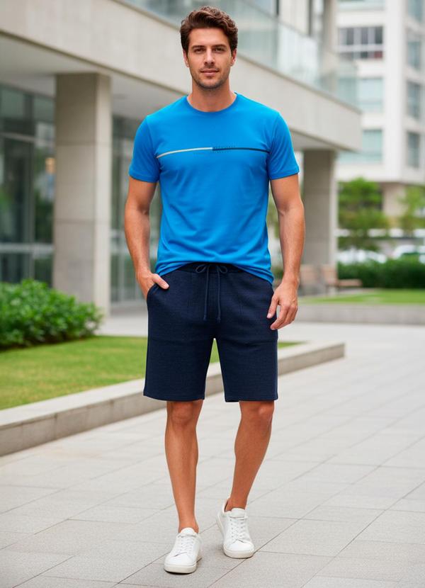 Camiseta em Malha Azul