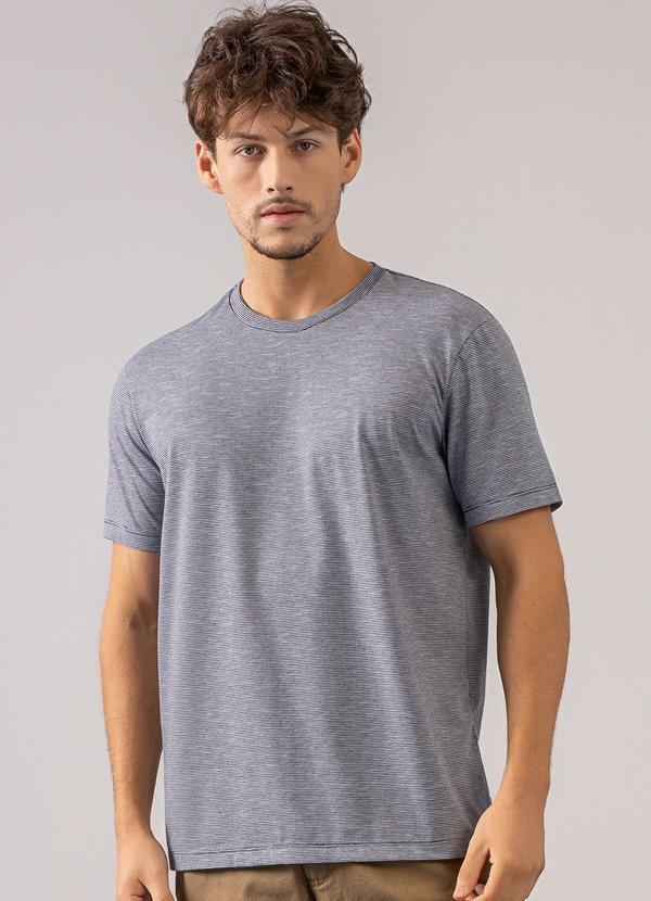 Camiseta em Malha Listrada Azul