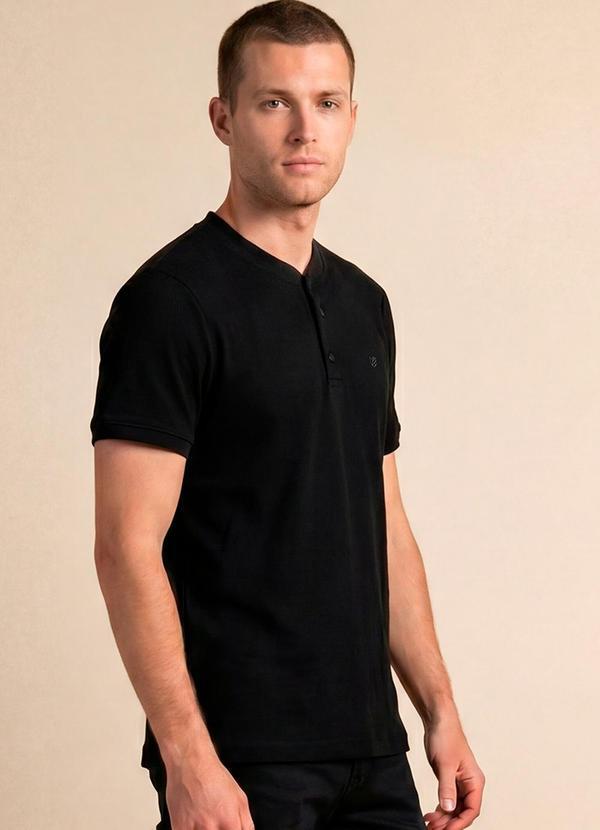 Camiseta Henley Preto