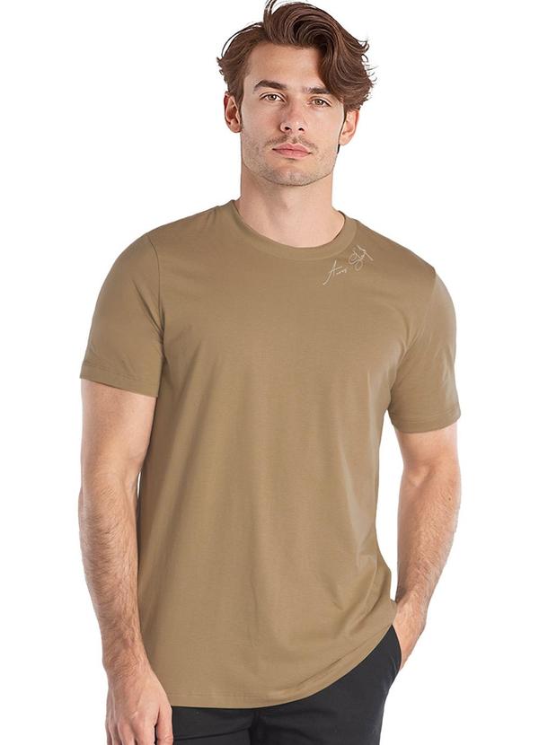 Camiseta Marrom
