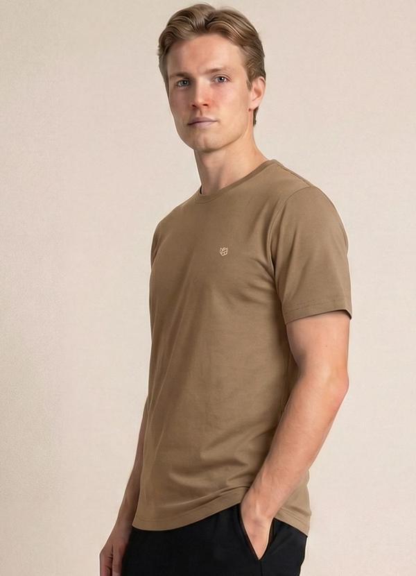 Camiseta Marrom