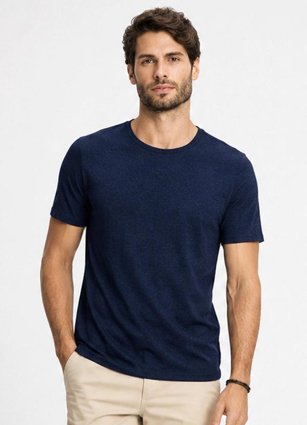 Camiseta Masculina Básica em Malha Rover Azul